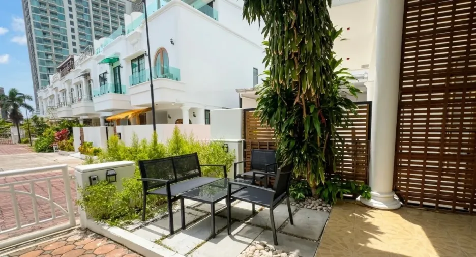 Haus zum Kauf mit 3 Zimmer in Bang Lamung, Chonburi