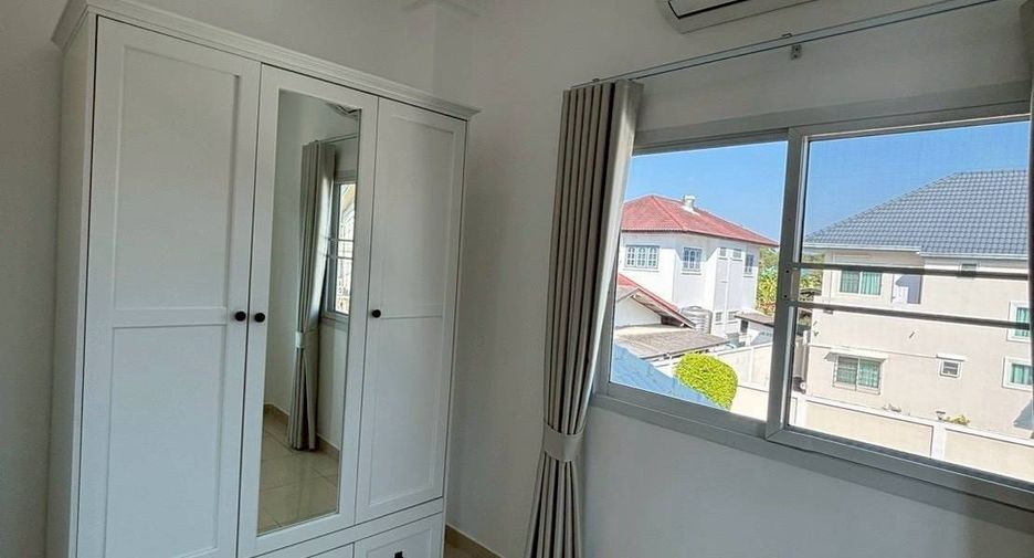 For rent 5 bedrooms house in East Pattaya, Pattaya