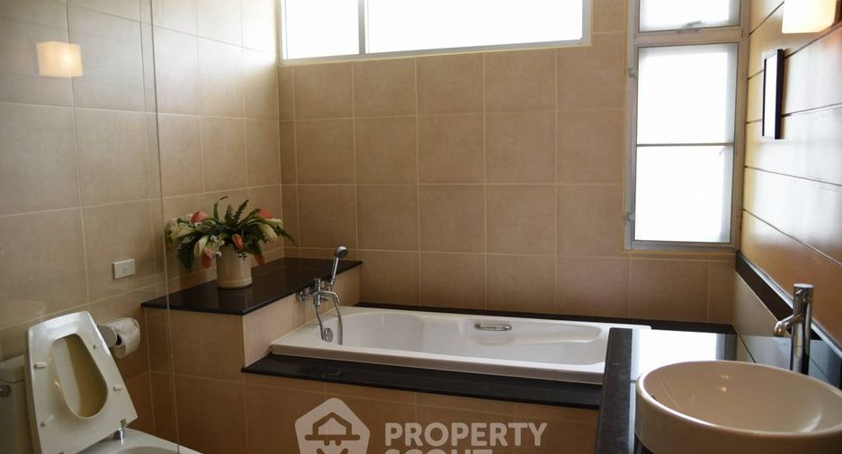Apartment zur Miete mit 3 Zimmer in Watthana, Bangkok