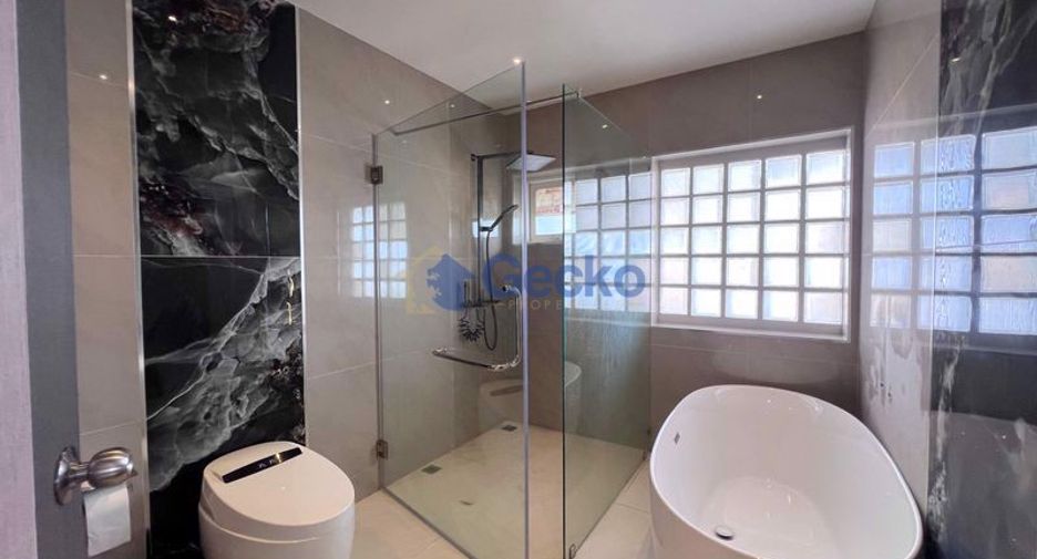 À vendre 5 chambres maison à Bang Lamung, Chonburi