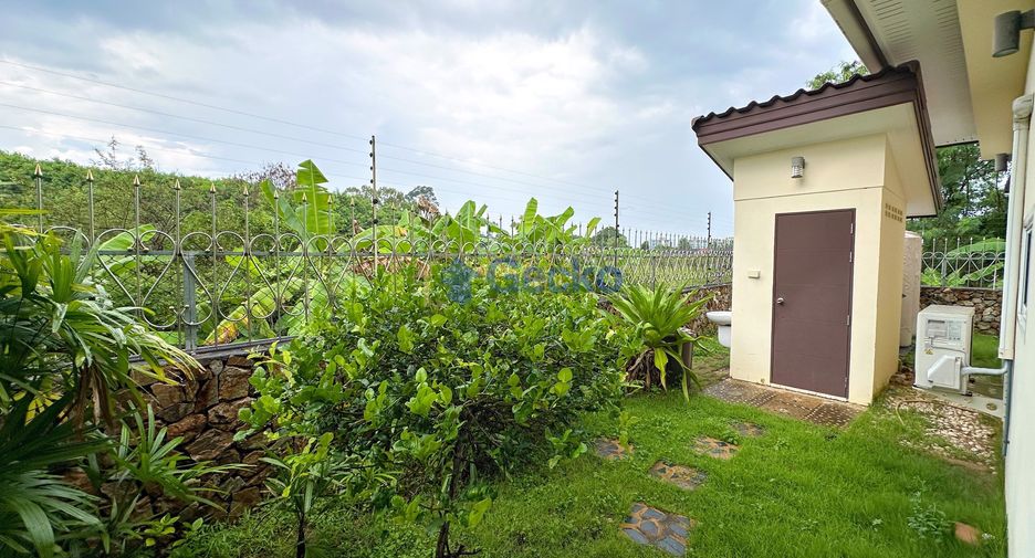 Haus zum Kauf mit 6 Zimmer in Sattahip, Chonburi
