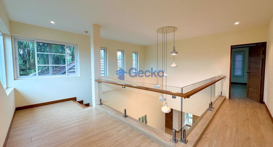 Haus zum Kauf mit 6 Zimmer in Sattahip, Chonburi