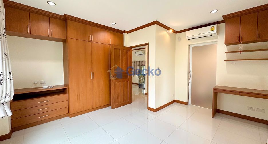 Haus zum Kauf mit 6 Zimmer in Sattahip, Chonburi