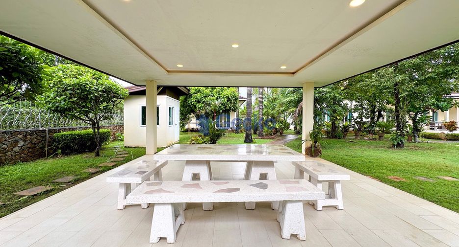 Haus zum Kauf mit 6 Zimmer in Sattahip, Chonburi