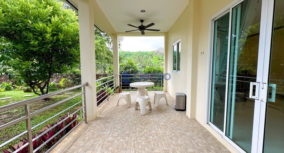 Haus zum Kauf mit 6 Zimmer in Sattahip, Chonburi