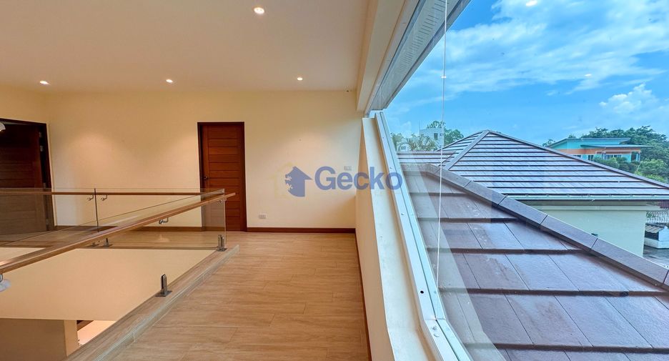 Haus zum Kauf mit 6 Zimmer in Sattahip, Chonburi