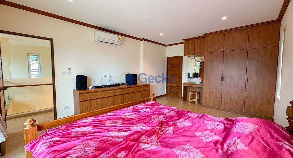 Haus zum Kauf mit 6 Zimmer in Sattahip, Chonburi