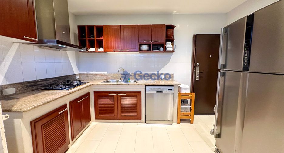 Haus zum Kauf mit 6 Zimmer in Sattahip, Chonburi