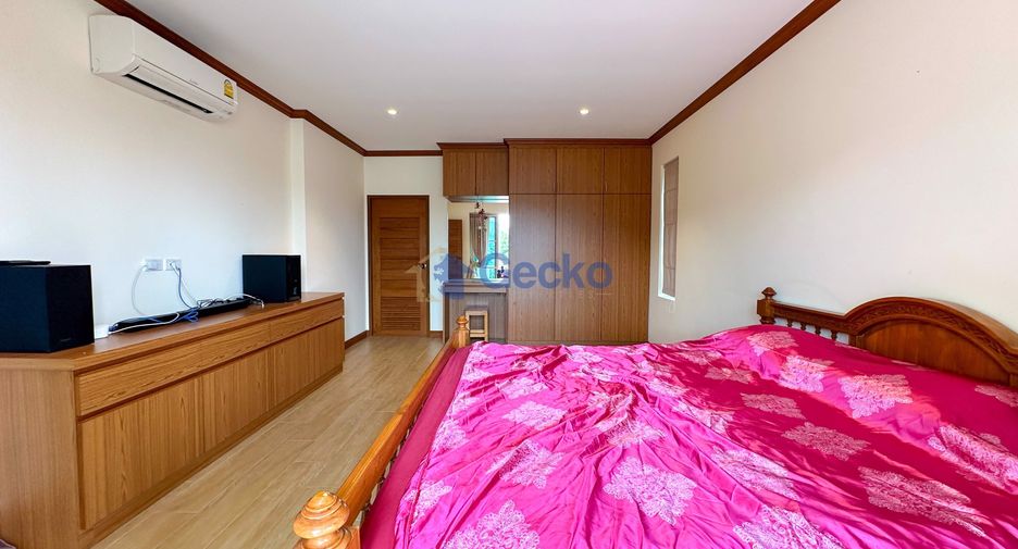 Haus zum Kauf mit 6 Zimmer in Sattahip, Chonburi