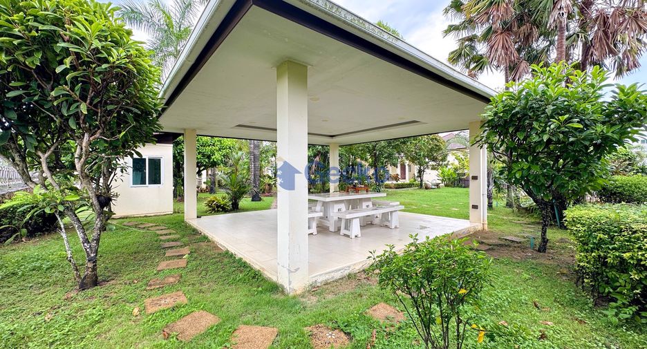 Haus zum Kauf mit 6 Zimmer in Sattahip, Chonburi