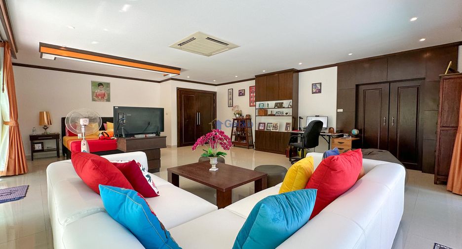 For sale 3 bedrooms house in Jomtien, Pattaya