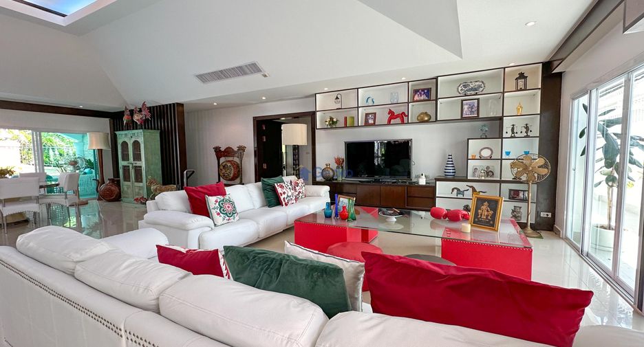For sale 3 bedrooms house in Jomtien, Pattaya