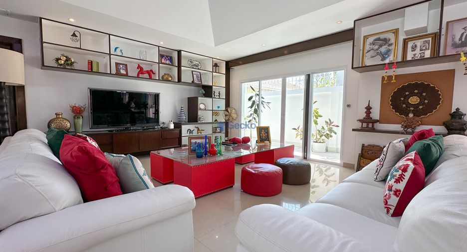 For sale 3 bedrooms house in Jomtien, Pattaya