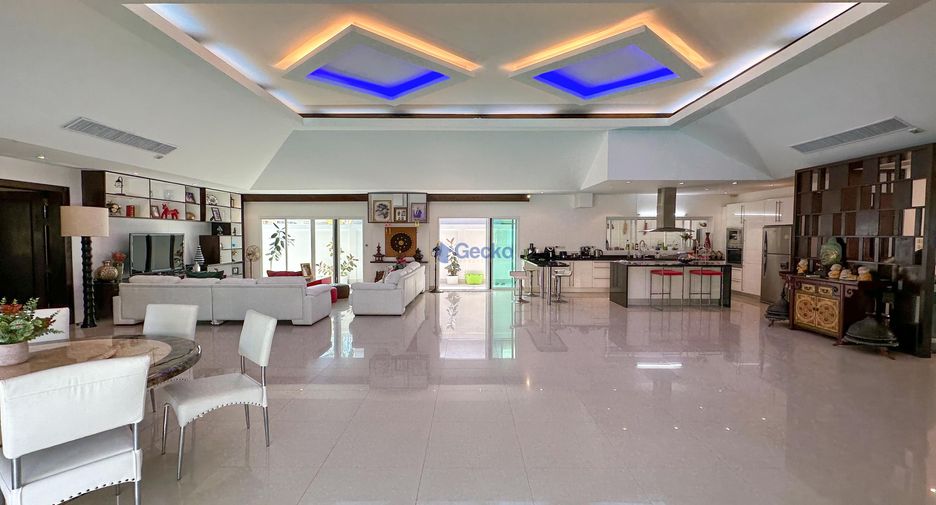 For sale 3 bedrooms house in Jomtien, Pattaya