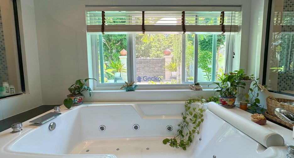 For sale 3 bedrooms house in Jomtien, Pattaya