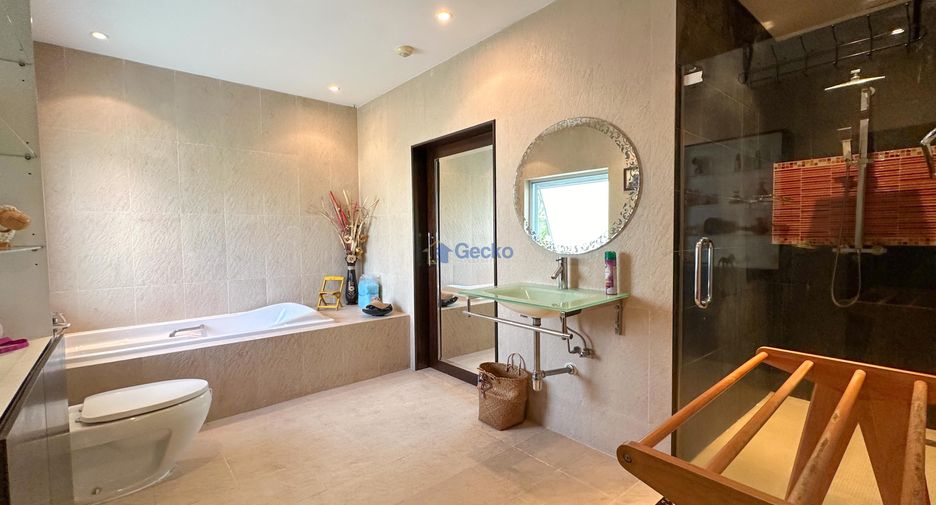 For sale 3 bedrooms house in Jomtien, Pattaya