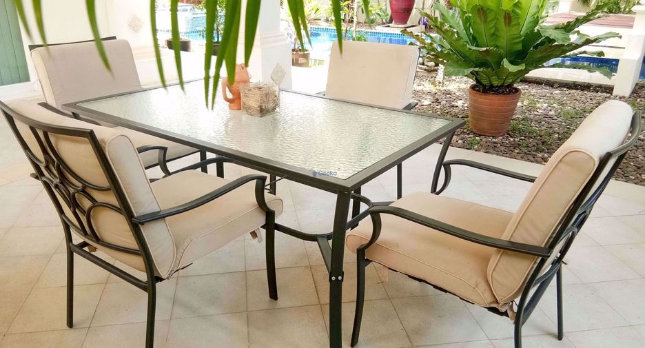For sale 4 ベッドルーム house in Jomtien, Pattaya