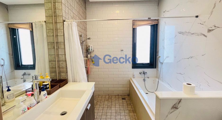 For sale 3 bedrooms house in East Pattaya, Pattaya
