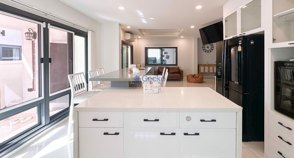 For rent and for sale 3 bedrooms house in East Pattaya, Pattaya