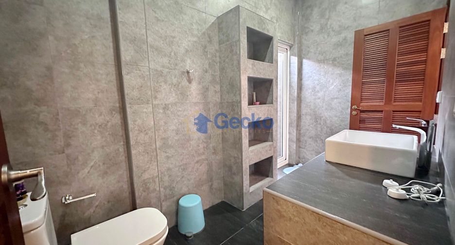 À vendre 4 chambres maison à Sattahip, Chonburi