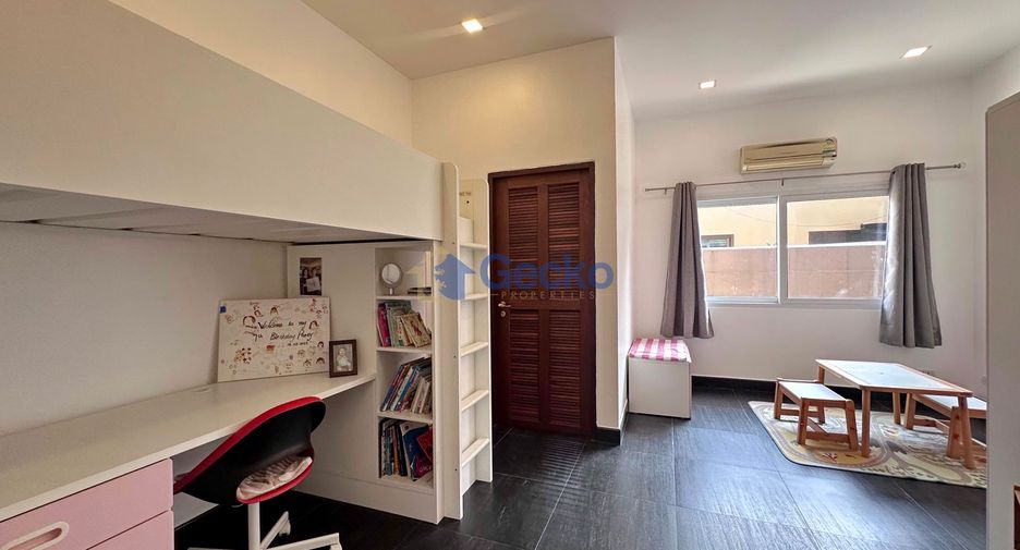 À vendre 4 chambres maison à Sattahip, Chonburi