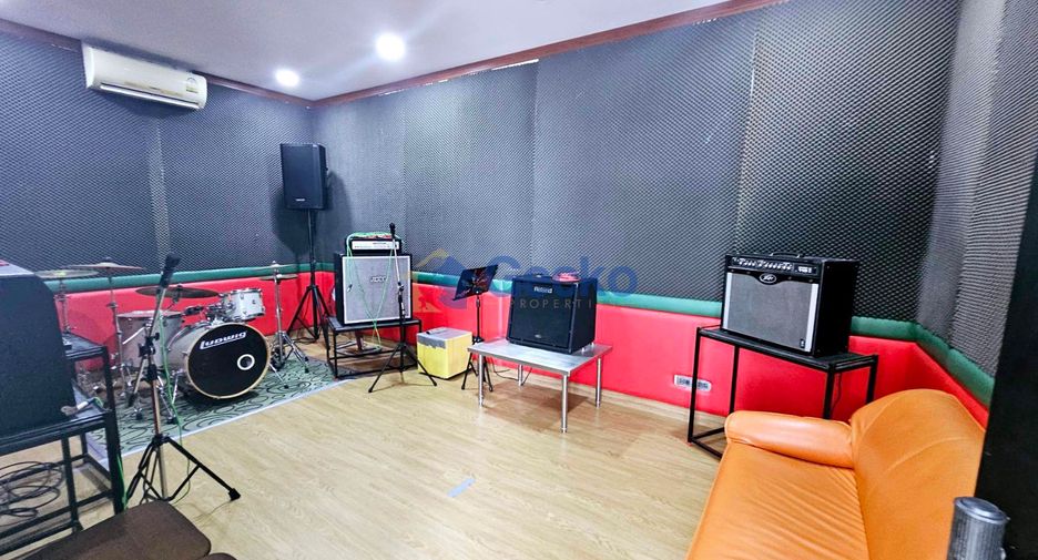 For sale 8 ベッドルーム house in East Pattaya, Pattaya
