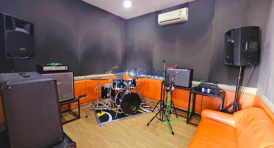 For sale 8 ベッドルーム house in East Pattaya, Pattaya
