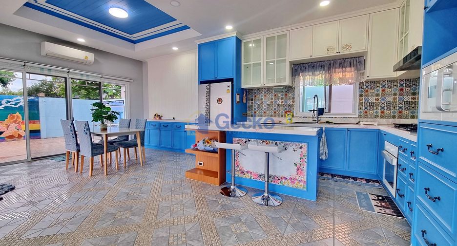 For sale 5 bedrooms house in Huay Yai, Pattaya