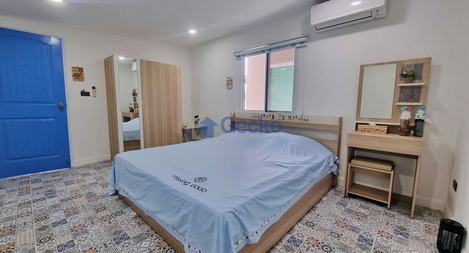 For sale 5 bedrooms house in Huay Yai, Pattaya