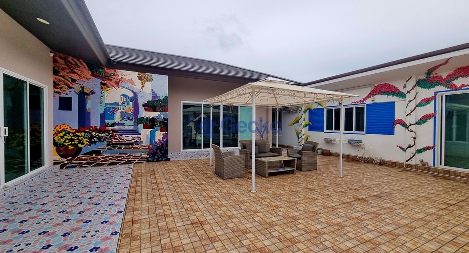 For sale 5 bedrooms house in Huay Yai, Pattaya