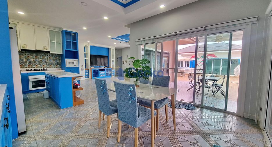 For sale 5 bedrooms house in Huay Yai, Pattaya