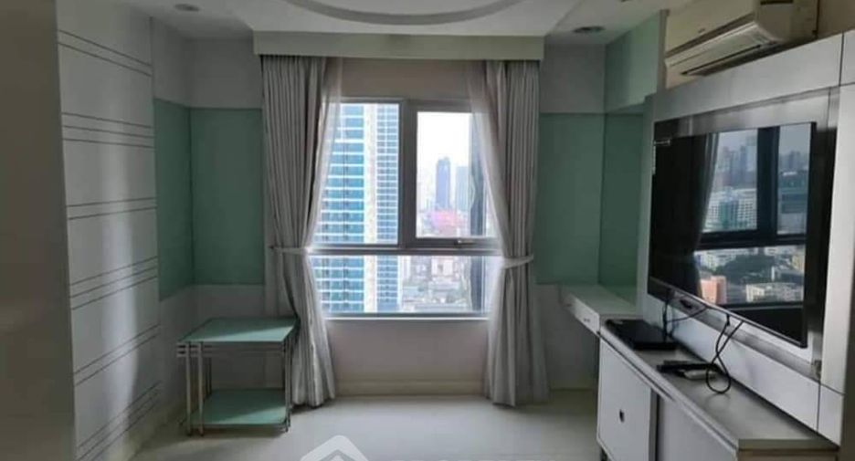 For rent 2 bedrooms condo in Huai Khwang, Bangkok