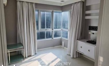 Condo en alquiler de 2 habitaciones en Huai Khwang, Bangkok