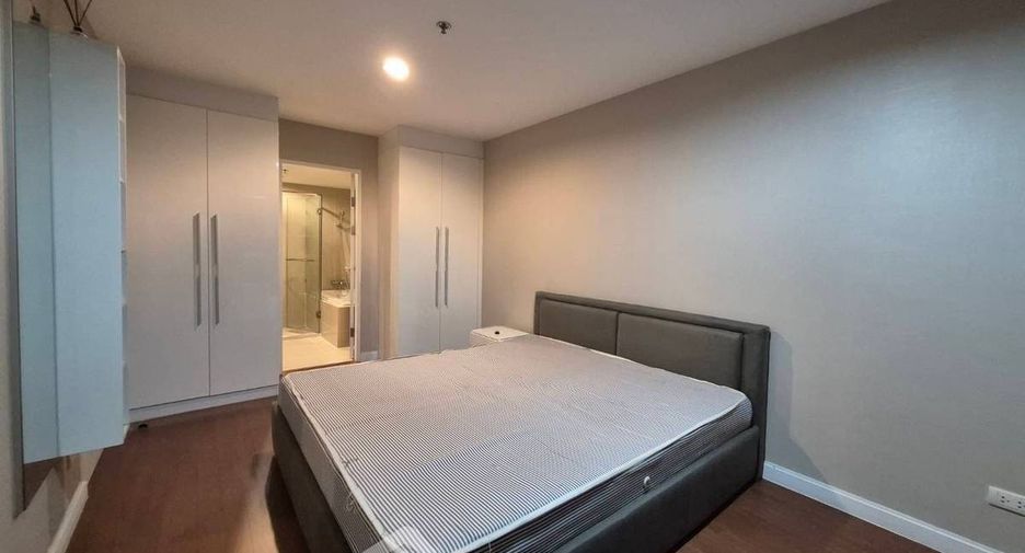 À louer 2 chambres condo à Huai Khwang, Bangkok