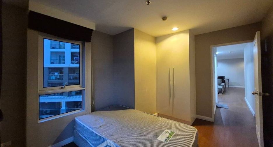 À louer 2 chambres condo à Huai Khwang, Bangkok