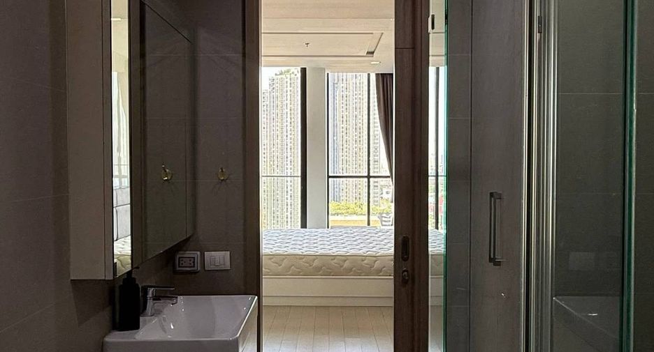 For rent 1 bed condo in Pathum Wan, Bangkok