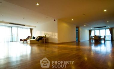 For rent 4 bedrooms apartment in Khlong Toei, Bangkok