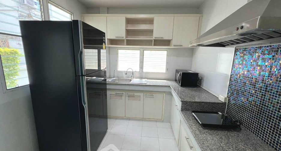 For rent 3 bedrooms house in Prawet, Bangkok