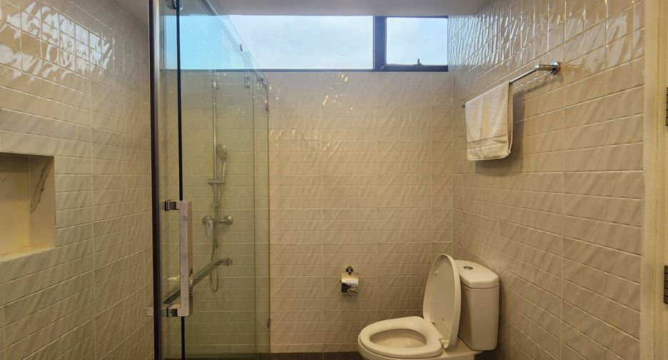 Wohnung zur Miete mit 3 Zimmer in Khlong Toei, Bangkok