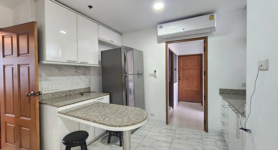 Wohnung zur Miete mit 3 Zimmer in Khlong Toei, Bangkok