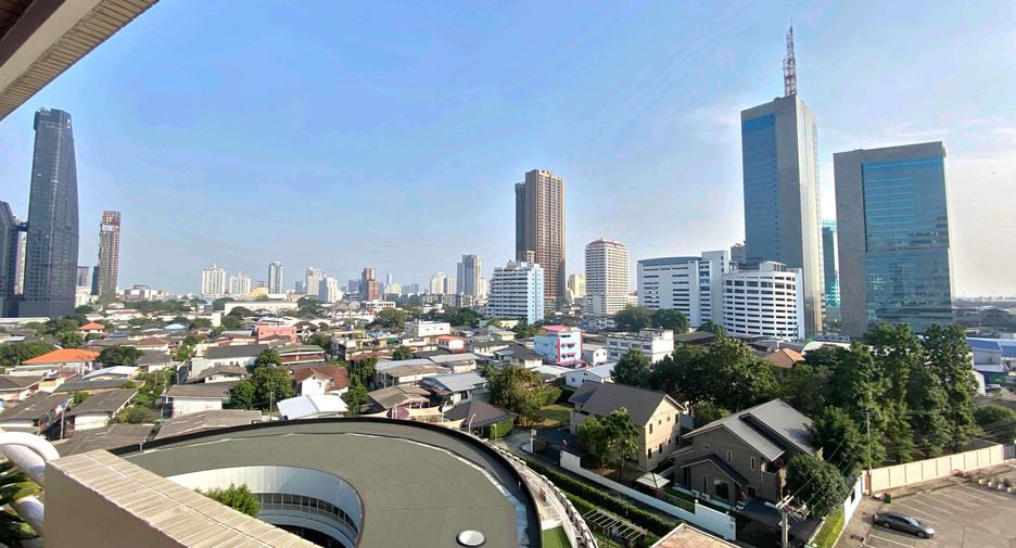 Wohnung zur Miete mit 3 Zimmer in Khlong Toei, Bangkok
