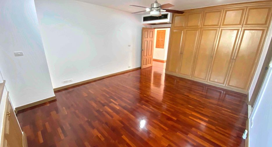 Wohnung zur Miete mit 3 Zimmer in Khlong Toei, Bangkok