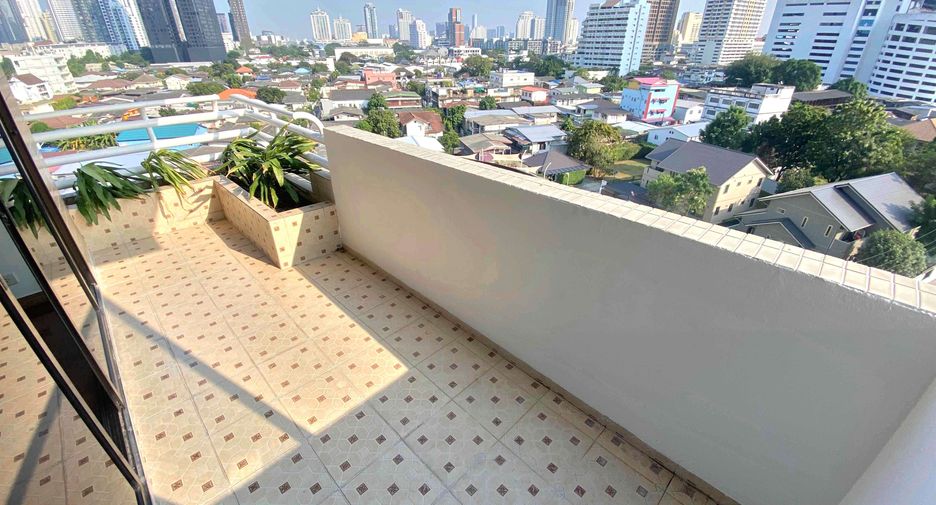 Wohnung zur Miete mit 3 Zimmer in Khlong Toei, Bangkok