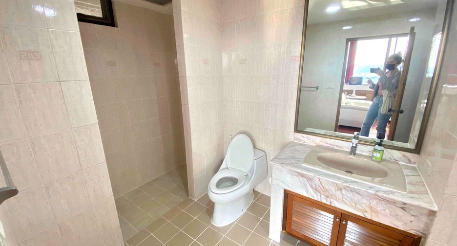 Wohnung zur Miete mit 3 Zimmer in Khlong Toei, Bangkok