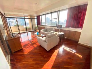 For rent 3 bedrooms condo in Khlong Toei, Bangkok