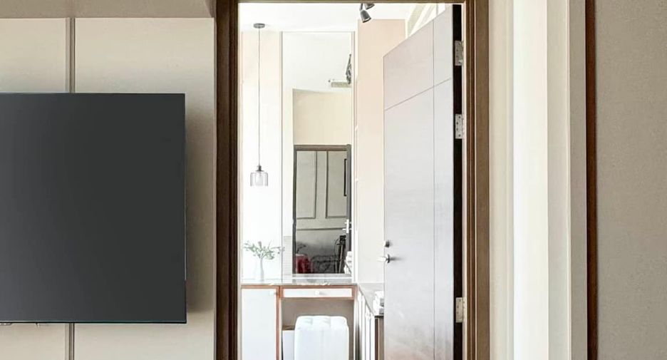 For rent 1 bed condo in Watthana, Bangkok