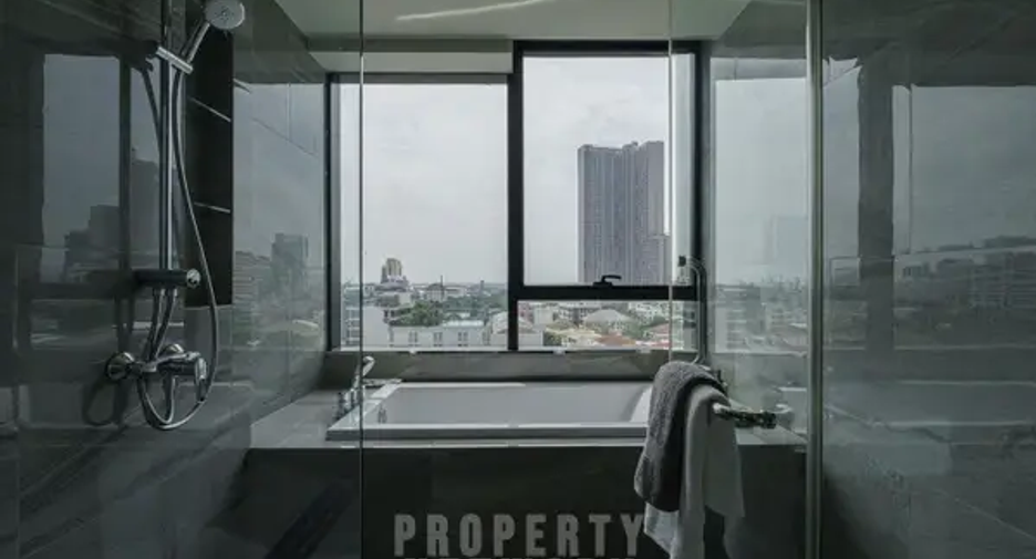 For rent 1 bed condo in Khlong Toei, Bangkok