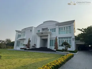 For sale 6 ベッドルーム villa in Bang Lamung, Chonburi