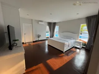 For sale 6 ベッドルーム villa in Bang Lamung, Chonburi