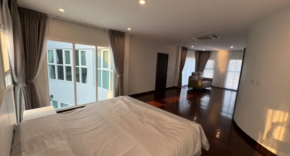 出售 6 卧室 别墅 在 东芭堤雅, 芭提雅